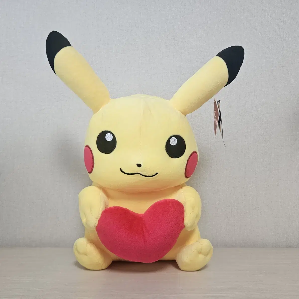ぬいぐるみ ピカチュウ With A Heart ポケセン ピカチュウ